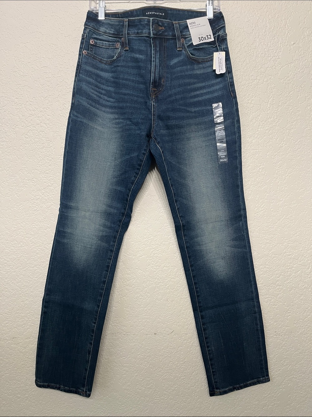 Aeropostale Men's 30x32 Dark Blue Faded Athletic Slim Straight Jeans